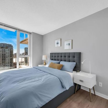 Spacious Dt 2-Bdr High-Rise With View, Pool, Gym Vancouver Kültér fotó